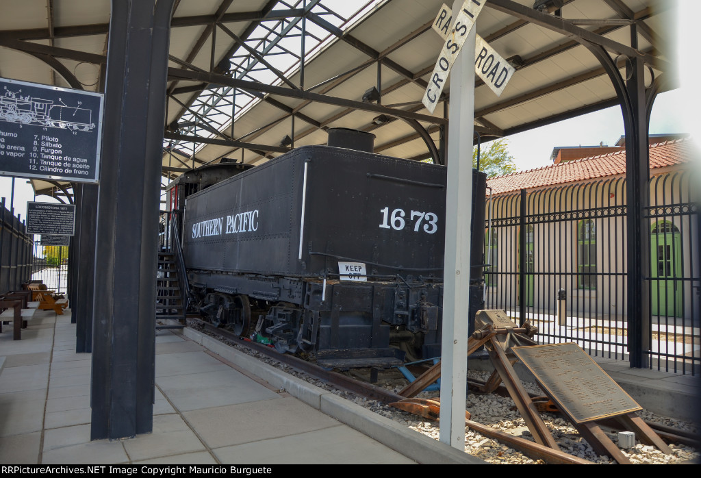 Southern Pacific 2-6-0 Steam Locomotive